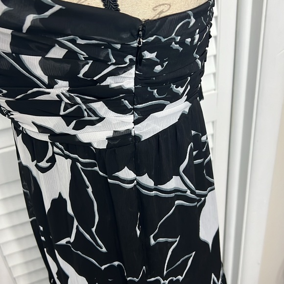 The Limited Maxi Dress floral pattern - Picture 7 of 10